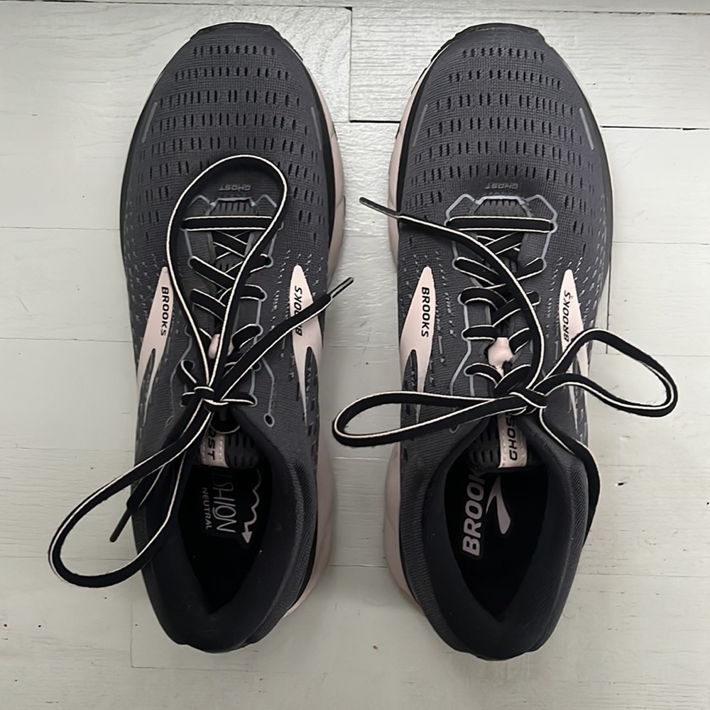 Brooks Ghost 13 Women’s Running Shoe, size 10.5